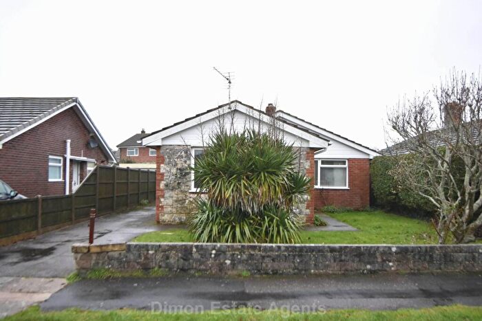 3 Bedroom Detached Bungalow For Sale In Stradbrook, Gosport, PO13