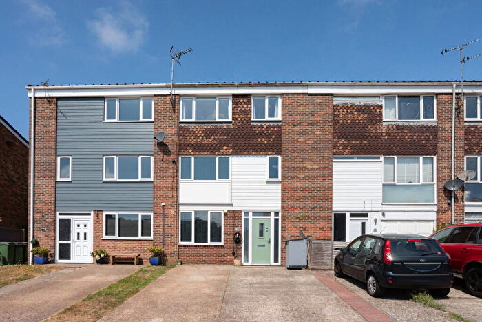 3 Bedroom Terraced House For Sale In Chalcroft Road, Folkestone, CT20
