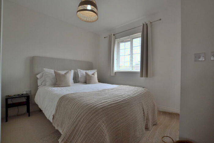 4 Bedroom Town House To Rent In Chertsey Street, GU51