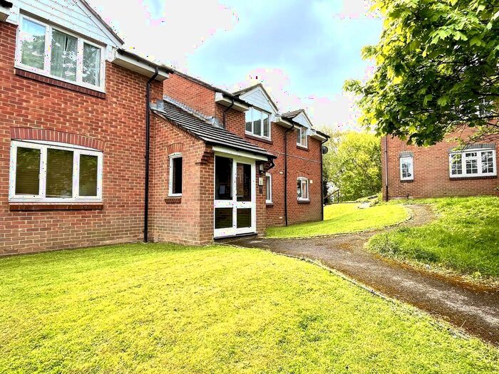 Studio To Rent In Hunting Gate Drive, Chessington, Surrey., KT9