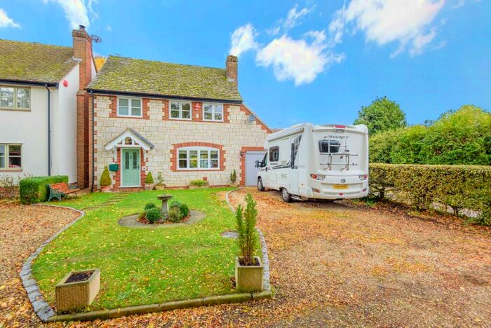3 Bedroom Detached House For Sale In Uffington, Faringdon, Oxfordshire, SN7