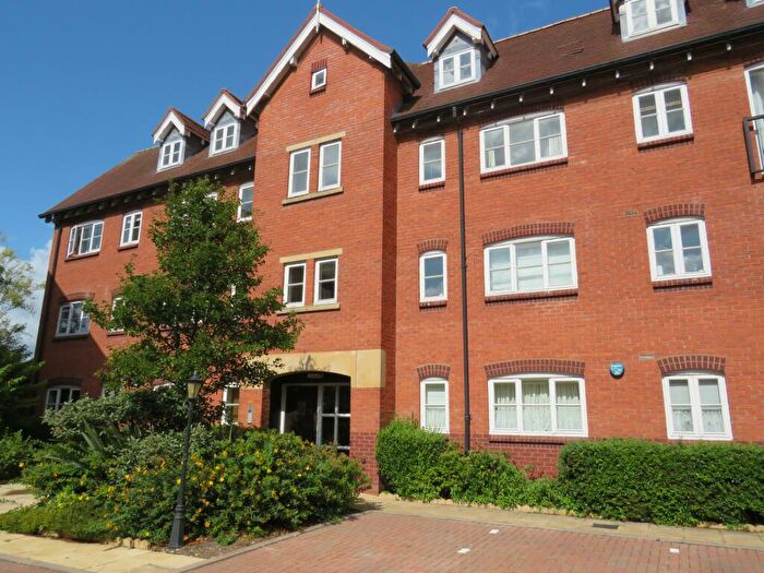 2 Bedroom Apartment To Rent In Bowling Green Street, Warwick, CV34