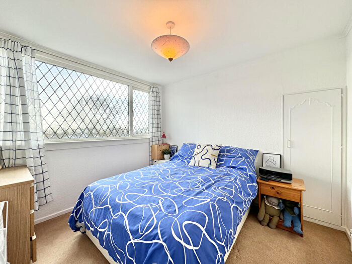 2 Bedroom Semi-Detached Bungalow For Sale In Glamis Close, Garforth, LS25