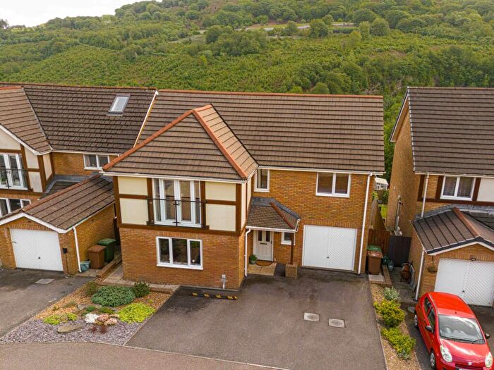4 Bedroom Detached House For Sale In Woodside Walk, Cross Keys, NP11