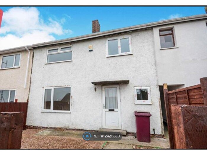 3 Bedroom Terraced House To Rent In Springfield, Chesterfield, S44