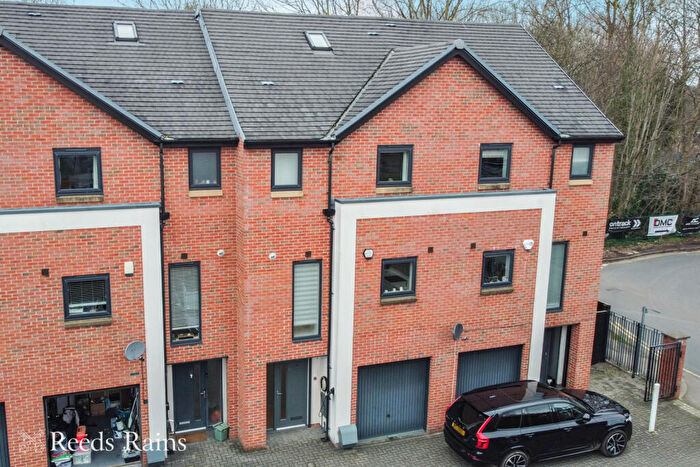 4 Bedroom Terraced House For Sale In Danefield Road, Sale, Greater Manchester, M33