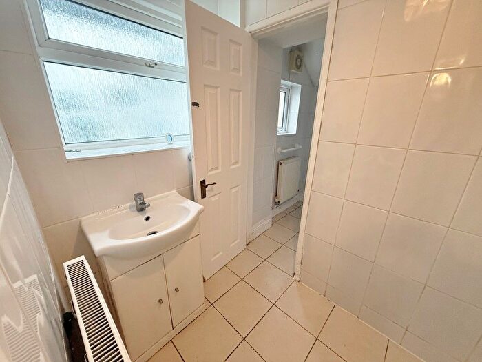 3 Bedroom Terraced House For Sale In High Street, Pontarddulais, Swansea, SA4