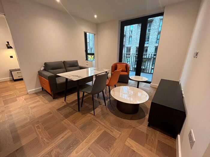 1 Bedroom Flat To Rent In Boxwood Gardens, London, , [Ref:bp], BC2G