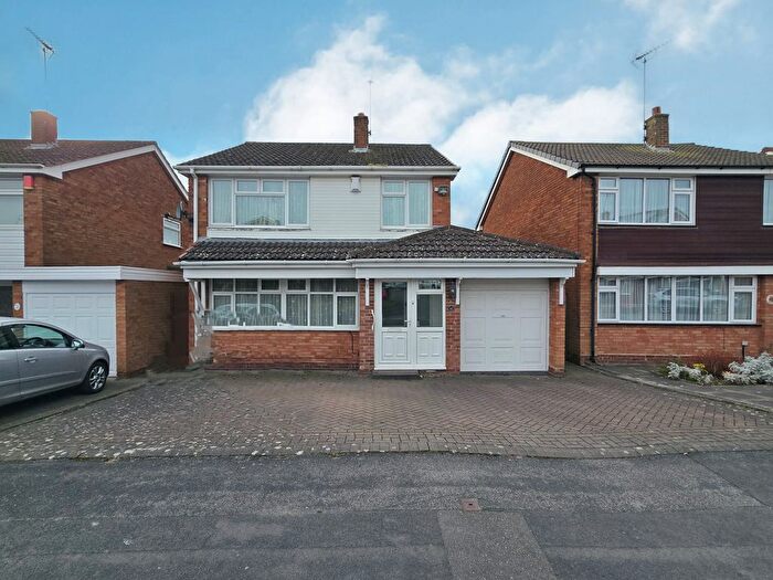 3 Bedroom Detached House For Sale In Truro Road, Walsall, WS5