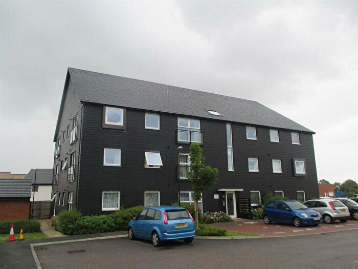 2 Bedroom Apartment To Rent In Hither Fields, Gravesend, Kent, DA11