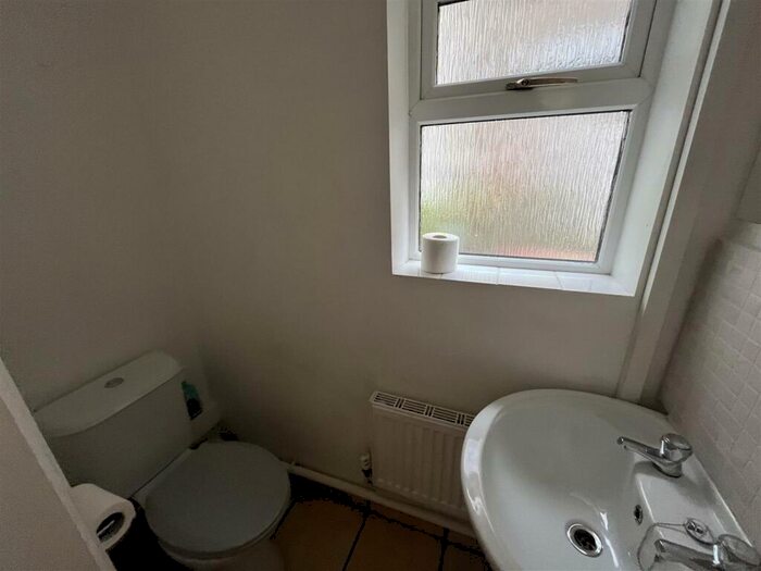 3 Bedroom House To Rent In High Street, Buxton, SK17