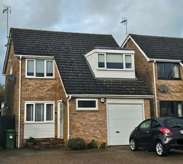 4 Bedroom Detached House For Sale In Cromwell Avenue, Thame, Oxfordshire, OX9