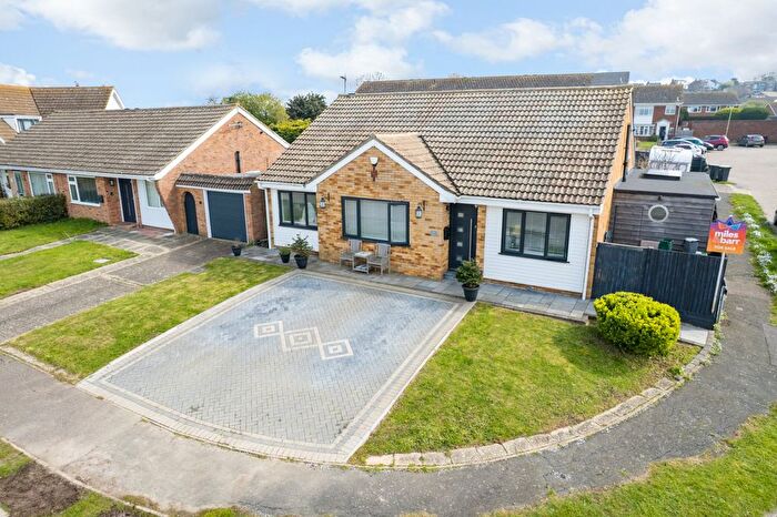 3 Bedroom Bungalow For Sale In Shamrock Avenue, Whitstable, CT5