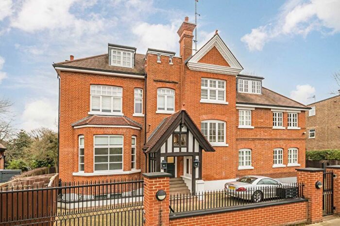 2 Bedroom Flat To Rent In Keswick Road, East Putney, SW15