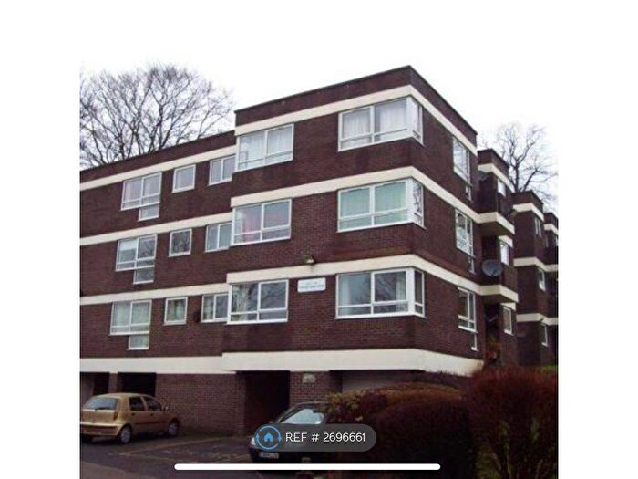 2 Bedroom Flat To Rent In Newton Park Court, Leeds, LS7