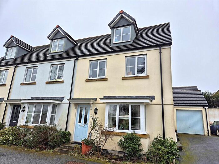 3 Bedroom House For Sale In Hill Hay Close, Fowey, PL23