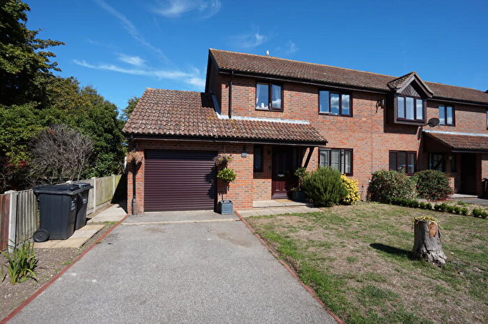 3 Bedroom End Of Terrace House For Sale In Tollemache Close, Manston, Kent, CT12