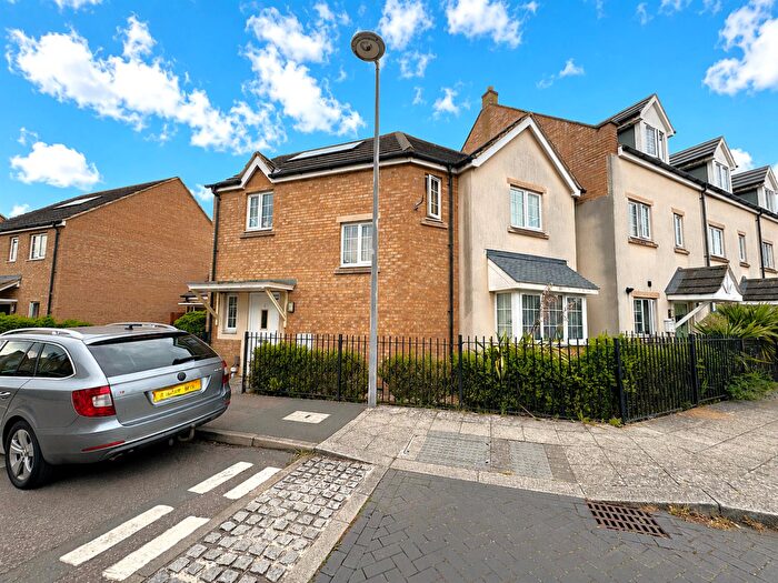 3 Bedroom Semi Detached House For Sale In Olympic Square, Corby, NN18