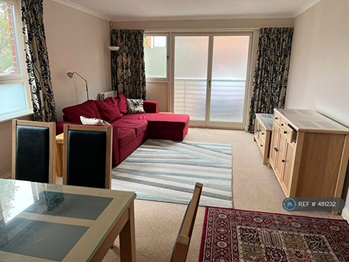 2 Bedroom Flat To Rent In Minerva Way, Glasgow, G3