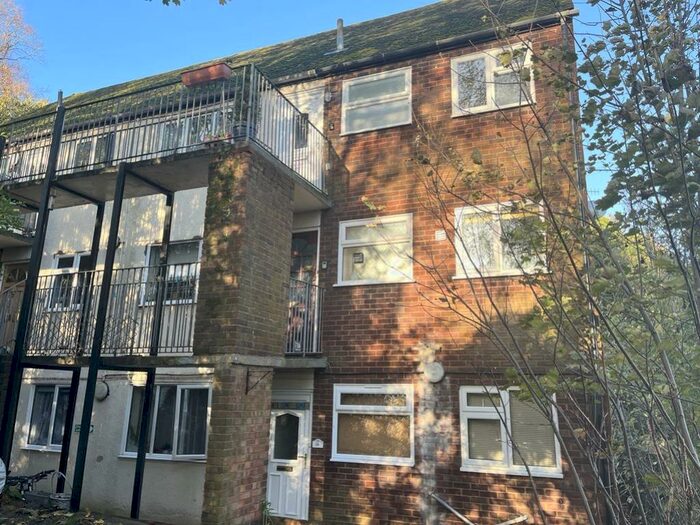 2 Bedroom Apartment To Rent In Chilton Court, Belstead Avenue, Ipswich, IP2