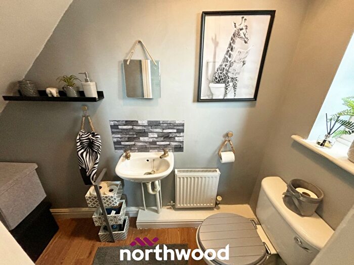 3 Bedroom Detached House For Sale In Cathedral Court, Dunsville, Doncaster, DN7