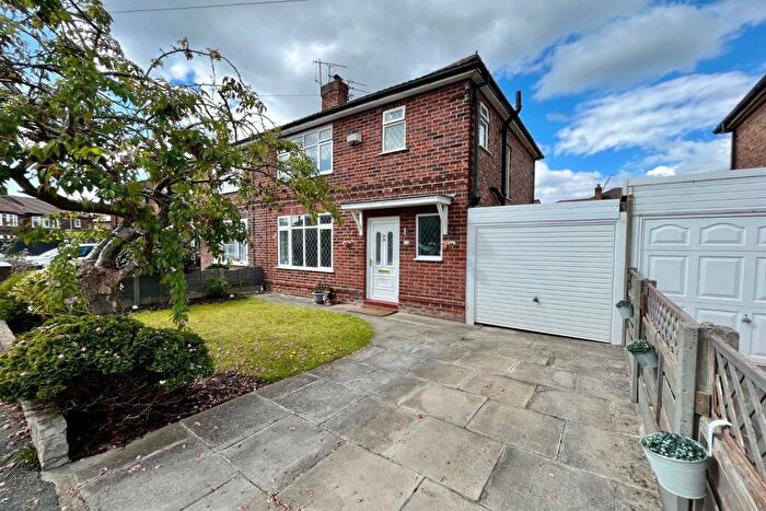 3 Bedroom Semi-Detached House For Sale In Winwood Road, East Didsbury, M20