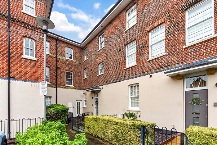 3 Bedroom Terraced House For Sale In Alison Way, Winchester, Hampshire, SO22