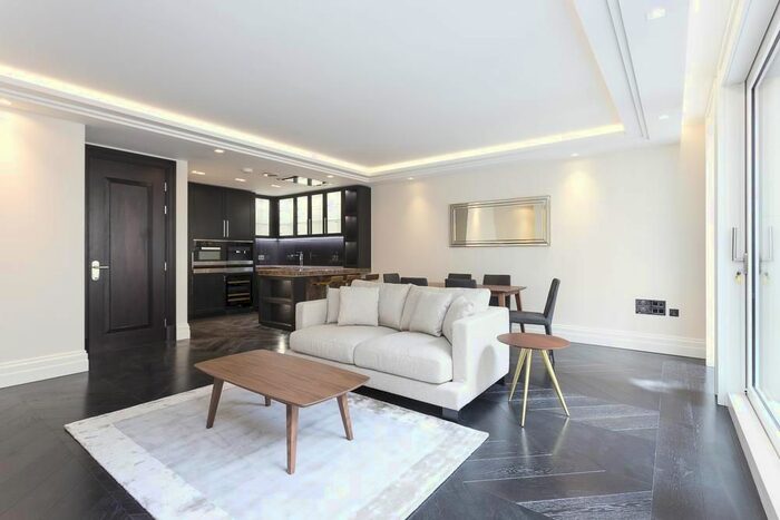 2 Bedroom Flat To Rent In Gladstone House, London, WC2R