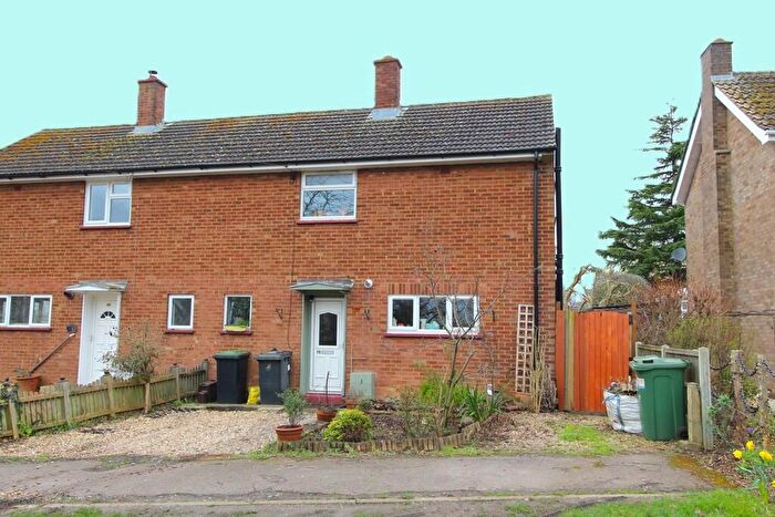 2 Bedroom Semi-Detached House For Sale In Dynes Place, Moggerhanger, MK44