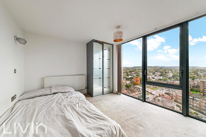 1 Bedroom Flat For Sale In Flat, Centrillion Point, Masons Avenue, Croydon, Surrey, CR0