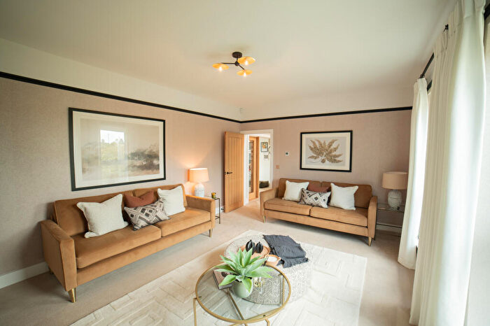 5 Bedroom Detached House For Sale In , Blunsdon Hill, SN26