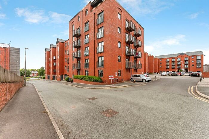 2 Bedroom Flat For Sale In Wharf View, Chester, CH1