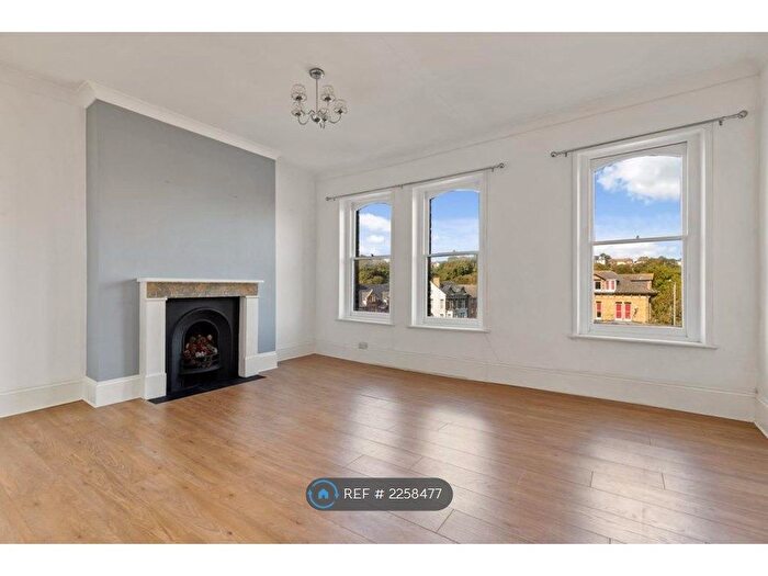 2 Bedroom Maisonette To Rent In Folkestone Road, Dover, CT17