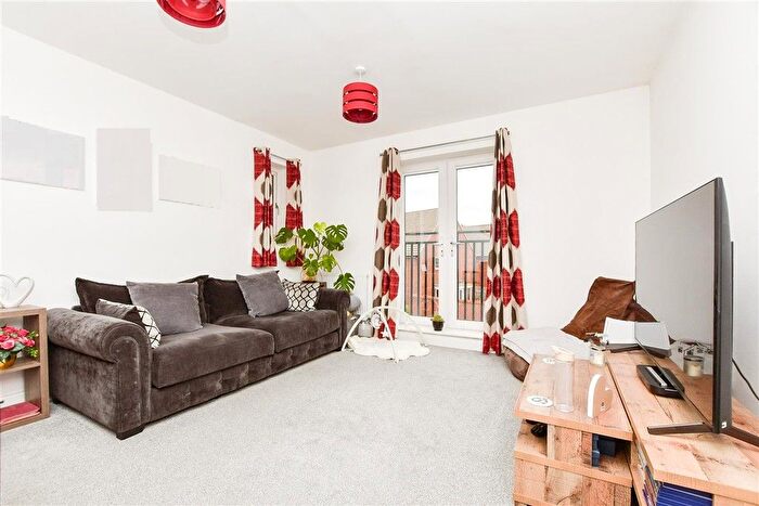 2 Bedroom Flat For Sale In Virginia Drive, Haywards Heath, West Sussex, RH16