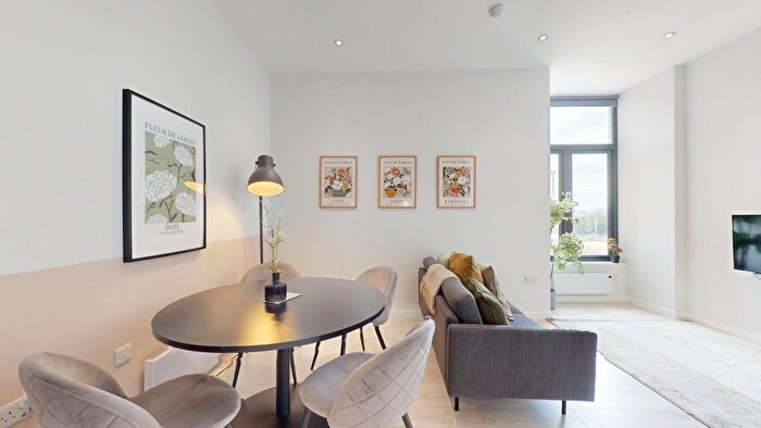 2 Bedroom Flat To Rent In Goodman Street, Leeds, LS10