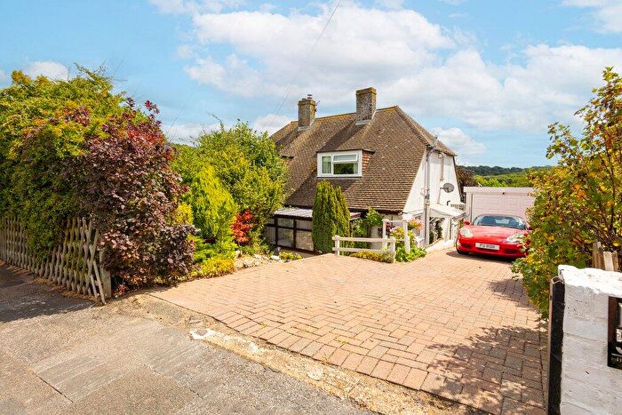 2 Bedroom Bungalow For Sale In High Ridge, Hythe, CT21