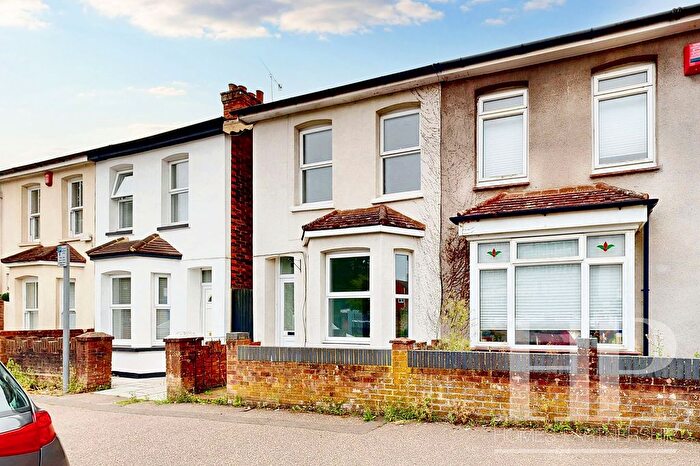 3 Bedroom Semi-Detached House To Rent In Ifield Road, Crawley, RH11