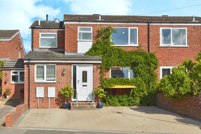 4 Bedroom Semi-Detached House For Sale In Vandyke Close, Woburn Sands, Milton Keynes, MK17