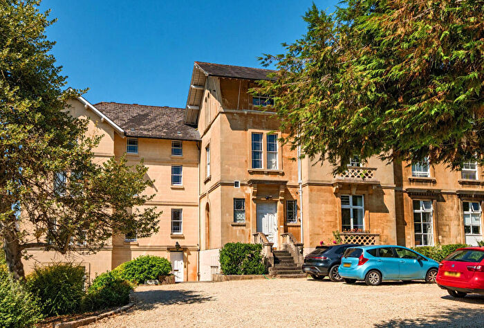 3 Bedroom Apartment For Sale In Park Lane, Bath, Somerset, BA1