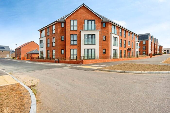 2 Bedroom Flat For Sale In Emmer Drive, Wixams, Bedford, Bedfordshire, MK45