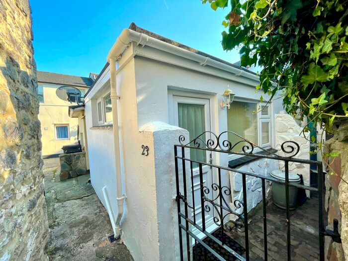 Studio To Rent In Fore Street, St. Marychurch, Torquay, TQ1