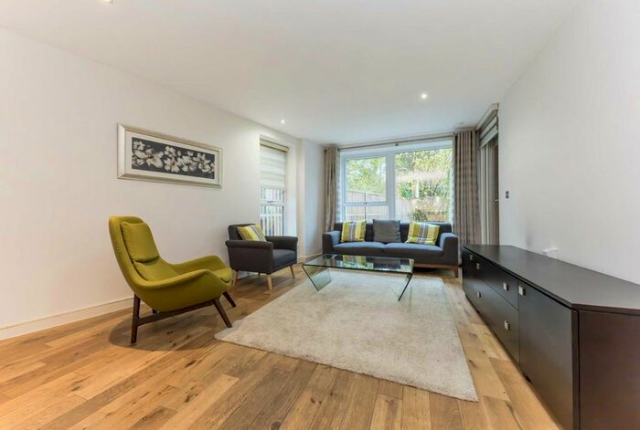 3 Bedroom Flat To Rent In Eltringham Street, London, SW18
