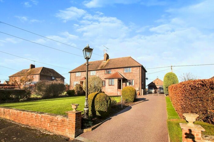 3 Bedroom Semi-Detached House For Sale In Itchen View, Itchen Stoke, Alresford, SO24