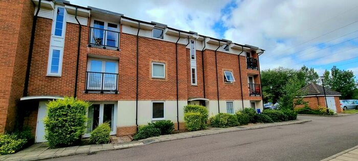 2 Bedroom Apartment To Rent In Chequers Field, Welwyn Garden City, AL7