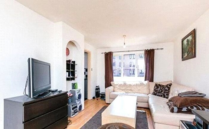 2 Bedroom Flat To Rent In Adams Way, Surrey, CR0