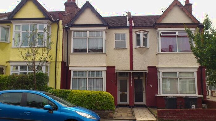 4 Bedroom Terraced House To Rent In Montagu Road, Hendon, NW4