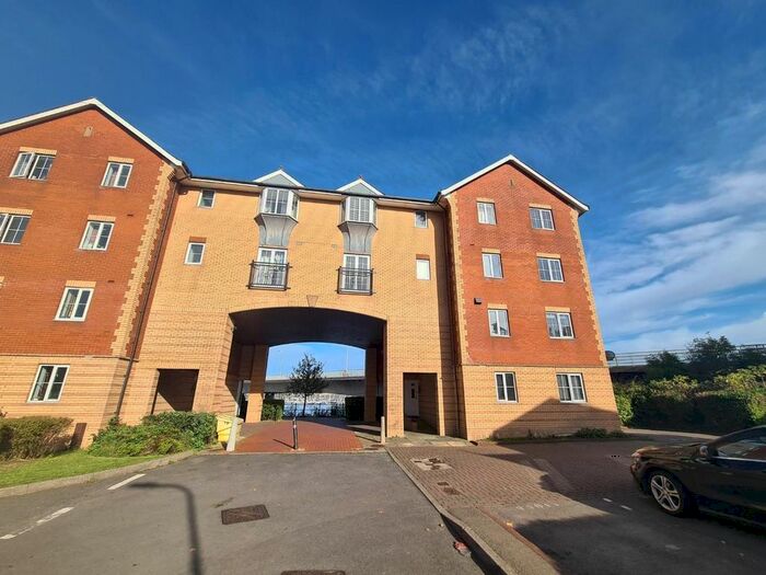 2 Bedroom Flat To Rent In Campbell Drive, Cardiff, CF11