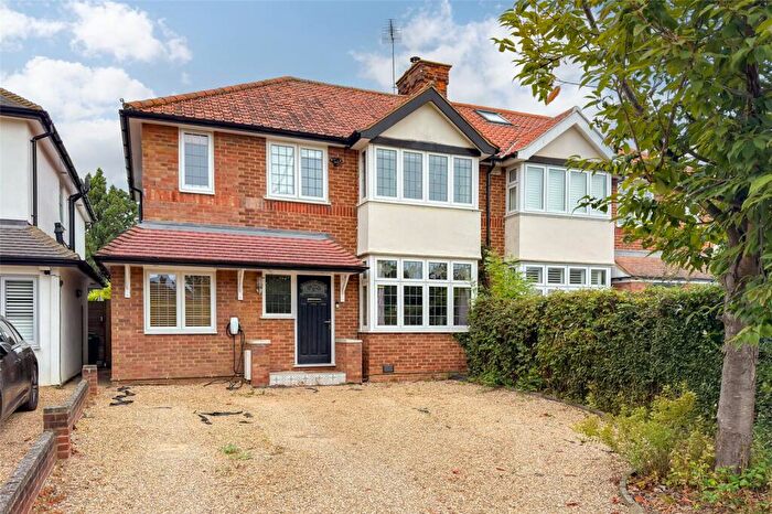 4 Bedroom Semi-Detached House For Sale In Stanley Avenue, Chiswell Green, St. Albans, Hertfordshire, AL2