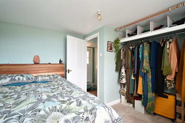 2 Bedroom Detached House To Rent In Church Passage, Hastings, TN34