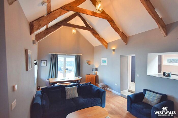 2 Bedroom Detached House For Sale In East Street, Newport, SA42